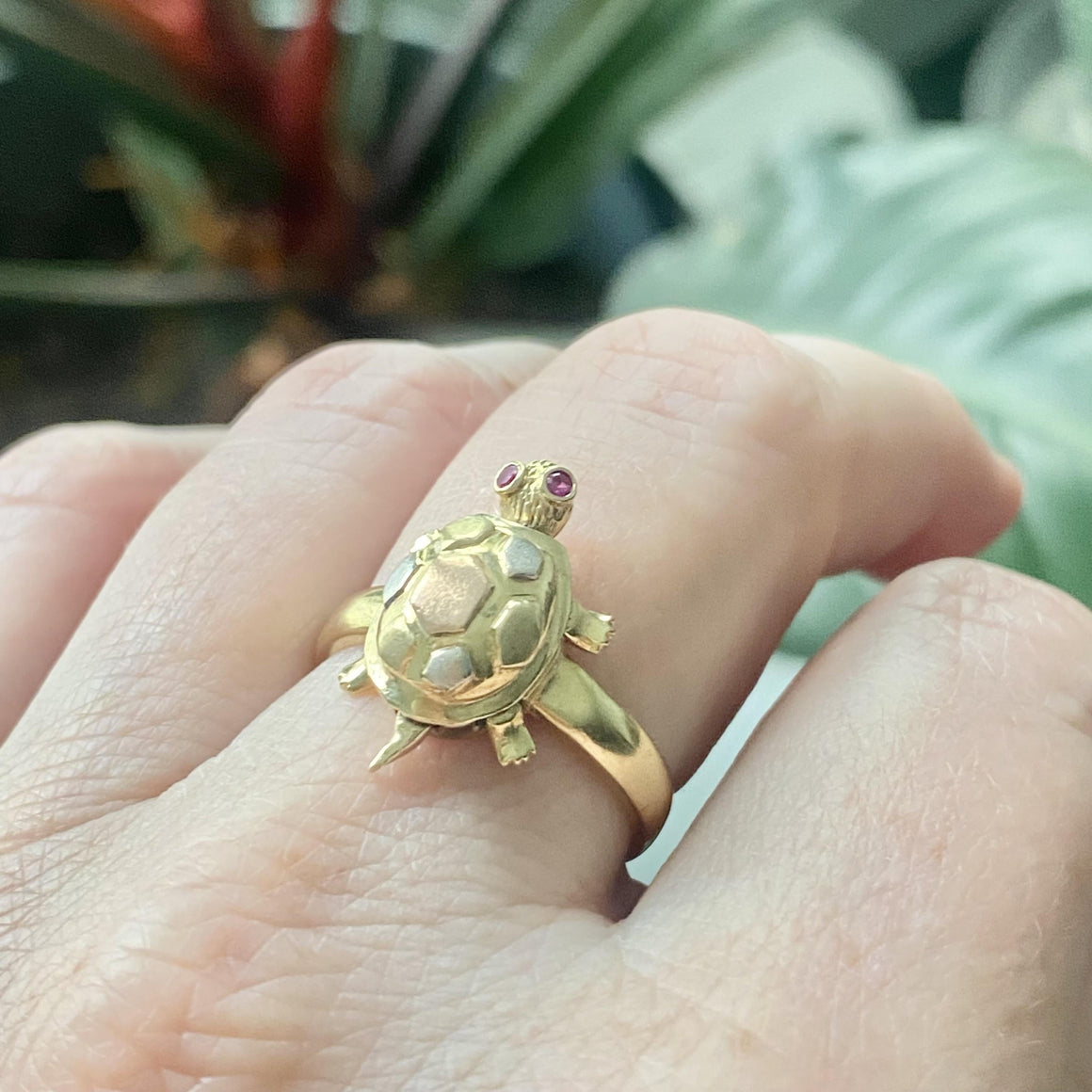 Vintage 14K Articulating Turte Ring