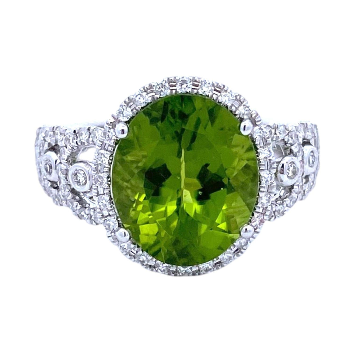 18K White Gold Peridot & Diamond Ring