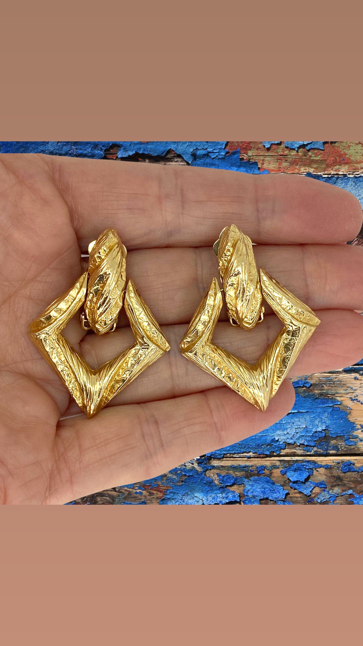 Large 14k gold door knocker deals earrings